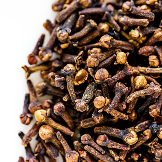 Clove Bud Essential Oil – Eugenia caryophyllata | Warm & Restorative